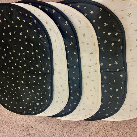 NEW Holiday 2 square Tablecloths & 6 Placemats. Black and Ivory with Gold stars. - Picture 6 of 10